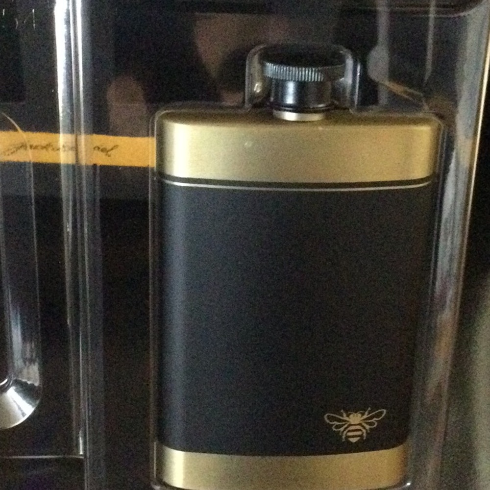 New Jack Daniels Honey Flask Gift Set Box